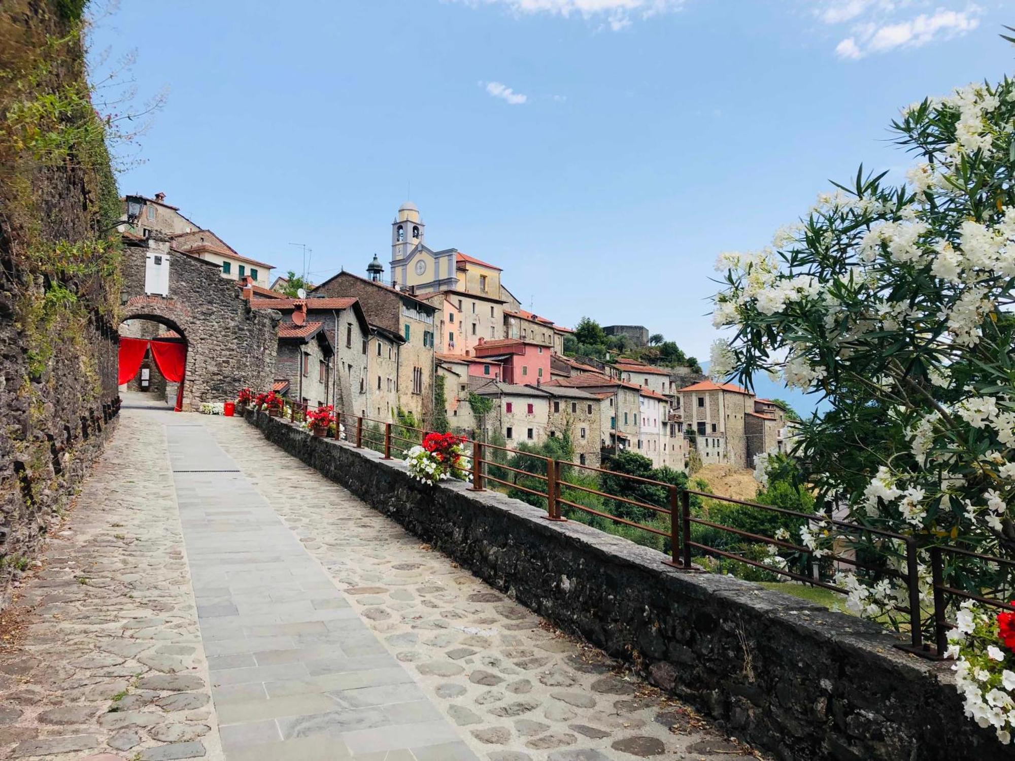 Appartamento La Finestra Di Dante Mulazzo Esterno foto
